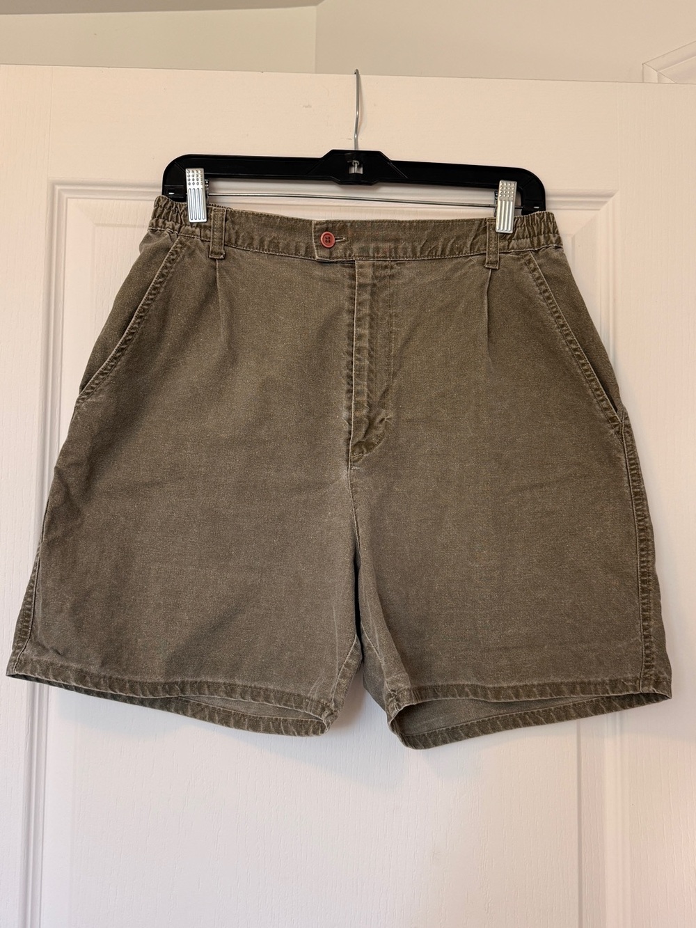 Vintage LLBean Olive Green Shorts - Classic Straight Fit